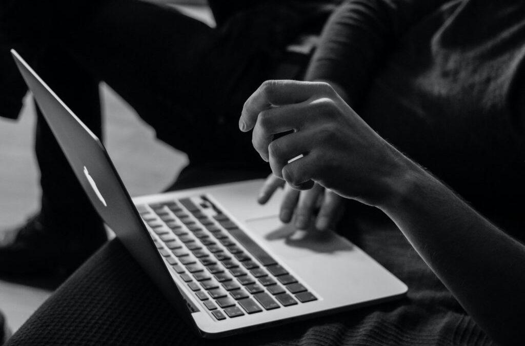 Why and How To Outsource React.js Development?